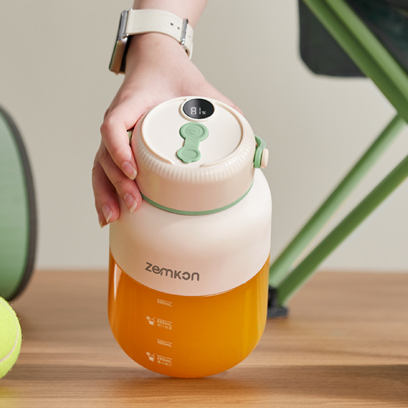 Mini juicer cup, extracts fresh juice, and gives you powerful ice crushing capabilities.